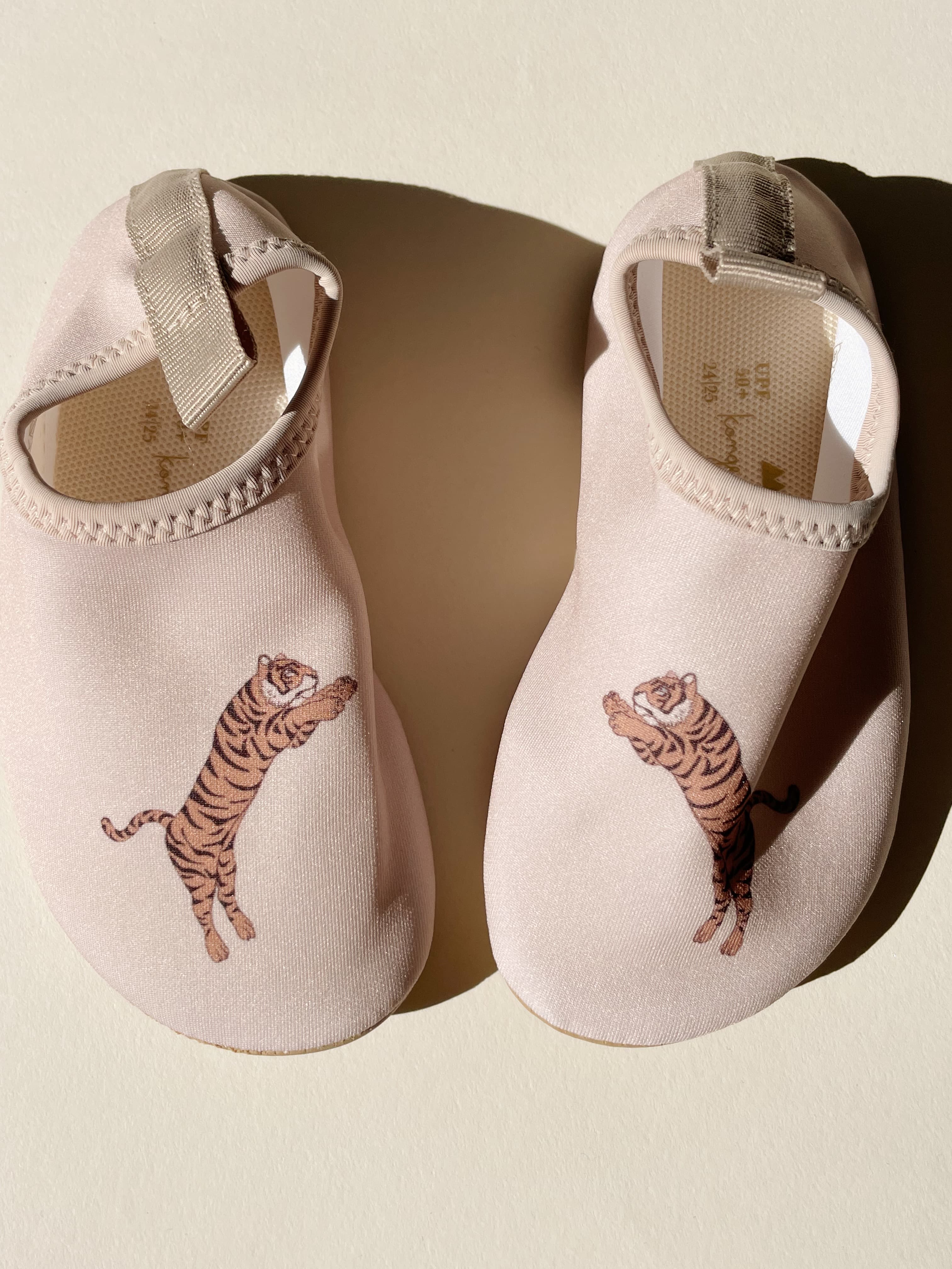 Aster Swim Shoes (Tiger)