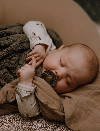 Nursing Pillow w. Washing Bag (Brown) Pregnancy Pillows That's Mine - Kuwait - Saudi Arabia